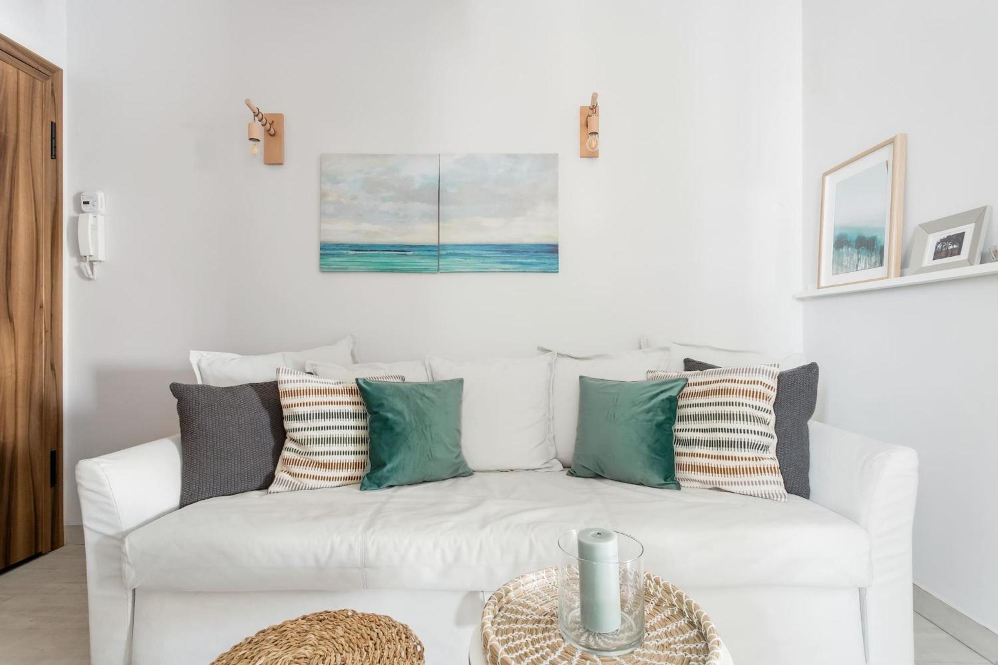 Romantic Love-nest Near Acropolis & Metro Atene
